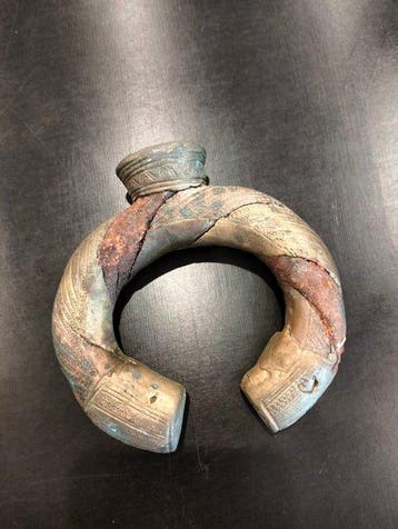 Indrukwekkende munt-armband uit oude primitieve kunst, van, Antiek en Kunst