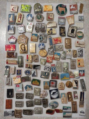 Themacollectie - Grote collectie vintage Sovjet-insignes uit