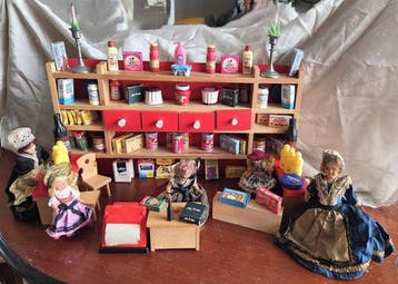 o.a. Petite Collin France - Speelgoed winkel