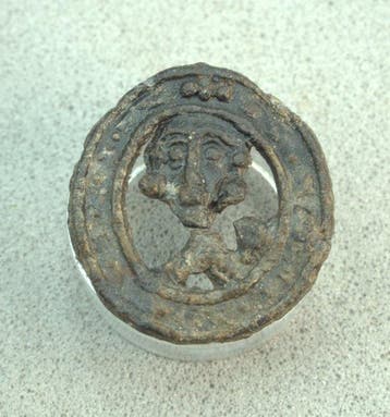 Medieval pewter Pilgrims Badge with head - 16 mm (Zonder
