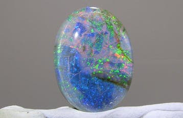 Opaal Cabochon - Hoogte: 23.8 mm - Breedte: 17.3 mm- 4.2 g -