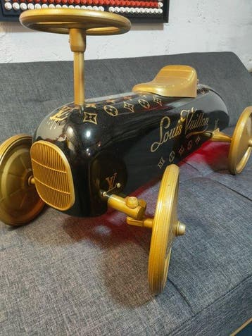 fp pop art - Louis Vuitton ultra led light car Black Métal