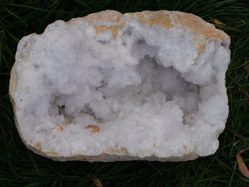 Kwarts Geode - Hoogte: 33 cm - Breedte: 22 cm- 13 kg - (1)