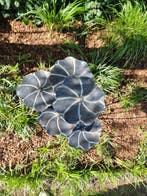 Beeldje - Large metal flower / Leaves - garden art - IJzer,