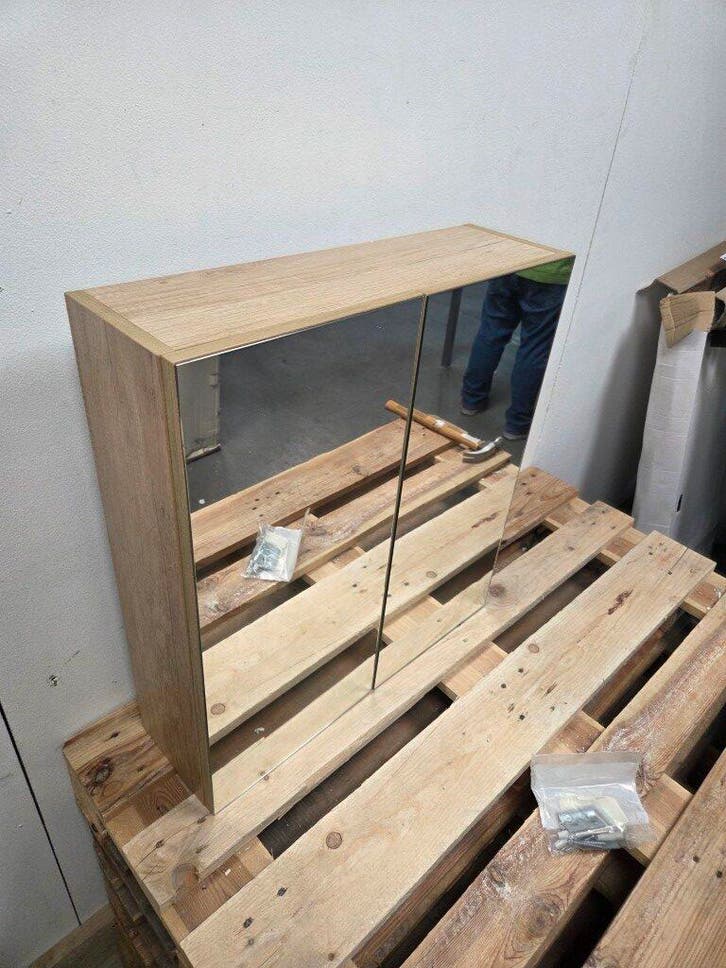 Spiegelkast 60 x 65 cm – Houtskleur | Met 2 plankjes &, Doe-het-zelf en Verbouw, Sanitair, Bad, Nieuw, Ophalen of Verzenden
