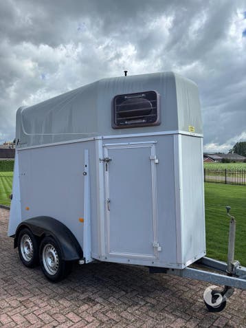 Mooie Humbaur 1,5 paards paardentrailer!, Ophalen, Zo goed als nieuw