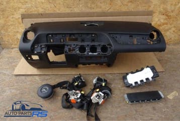 Dashboard + Airbags + Veiligheidsgordels Mercedes GLA, Verzenden, Gebruikt, Mercedes-Benz