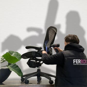 Voorraad Herman Miller Aeron - Opgeknapt Door Ferbox!, Verzenden, Zwart, Zo goed als nieuw, Bureaustoel