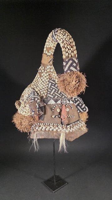 Masker van raffia, kauri-schelpen, parels - Kuba - DR Congo
