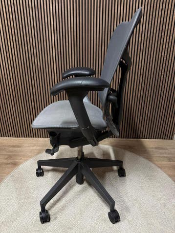 Voorraad Herman Miller Mirra 2 Bureaustoelen - Nieuwstaat, Verzenden, Zwart, Zo goed als nieuw, Bureaustoel