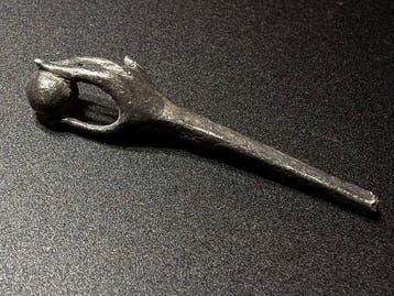Oud-Romeins Zilver Zeldzame hand, die een wereldbol