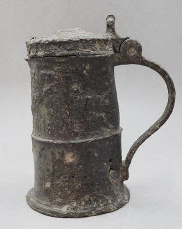 17th century, 1650-1700 pewter Tankard with Hinged Lid –