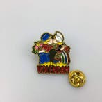 Pin kussend paar Volendam goud, Ophalen of Verzenden, Nieuw