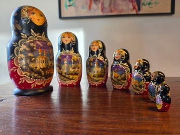 Figuur - Prachtige 7-delige Russische Sprookjes-Matroesjka –