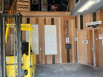 Grote bedrijfsruimte  32 m2 in Adam te huur voor 745,- euro, Zakelijke goederen, Huur, Kantoorruimte
