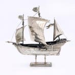 Caravel (Karveel) - Detailed ship - Beeldje - .835 zilver, Antiek en Kunst