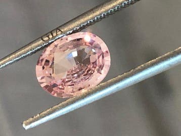 1 pcs Roze Saffier - 1.24 ct - Gemological Institute of, Nieuw