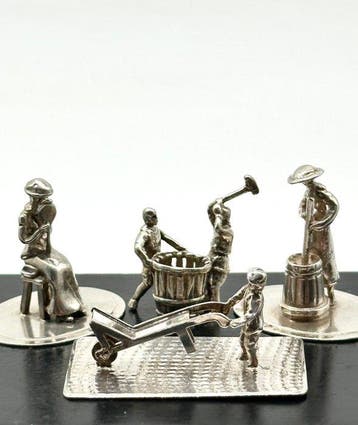 No reserve-Vier handgemaakte Hollands zilveren miniaturen -