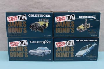 Corgi 1:35 - Modelauto (4) - James Bond Limited Edition from, Hobby en Vrije tijd, Modelauto's | 1:5 tot 1:12, Nieuw