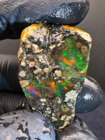68cts Crystal Opal Specimen Ruw- 13.6 g