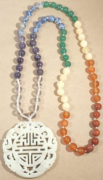Edelstenen: Zeven Chakras en Tibetaans amulet - Draken -
