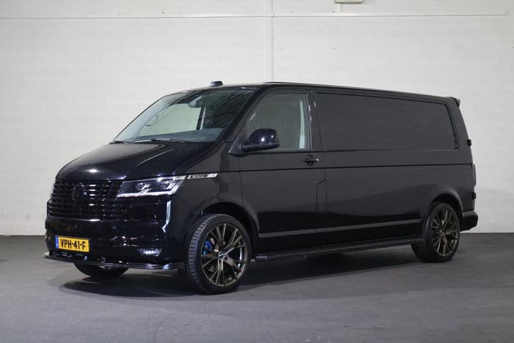 Volkswagen Transporter 2.0 TDI 150pk Bulli Black Edition Lee, Auto's, Bestelauto's, Lease, Automaat, Zwart, Financial lease, Leder