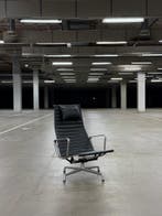 Vitra Eames EA124 | Zwart Leer | NIEUWSTAAT, Stijl:Bank Hoekbank Bankstel Bankje Loungebank Banken Chaise Lou, 75 tot 100 cm, Ophalen of Verzenden