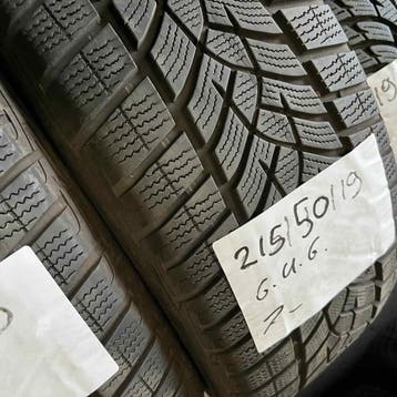 2 x Goodyear UltraGrip 215-50-19 Winterbanden 7mm, Auto-onderdelen, Banden en Velgen, 19 inch, Band(en), Personenwagen, Gebruikt