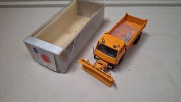 Conrad 1:50 - Model vrachtwagen - Unimog sneeuwruimer, Nieuw