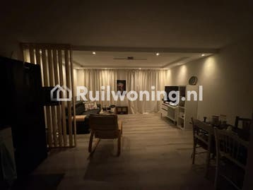 Heerhugowaard: Gezellige flat met 2 kamers