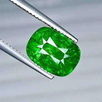 Tsavoriet - 6.53 ct - International Gemological Institute, Nieuw