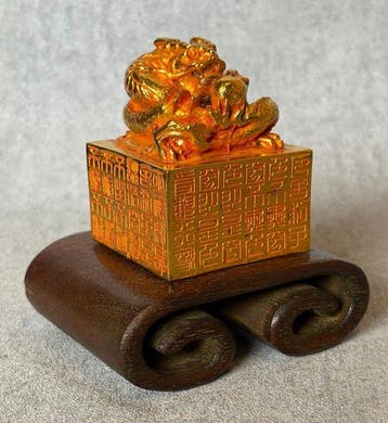 Drakenzegel inclusief sokkel - Brons, Hout - China (Zonder
