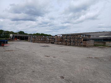 Droog Brandhout/haardhout,€ 125 p/m3 Eiken(85%), Essen(15%), 3 tot 6 m³, Ophalen of Verzenden, Eikenhout, Blokken