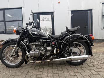 URAL EN DNEPR MOTOREN MET ZIJSPAN