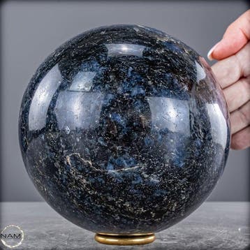Natuurlijke cordieriet- en toermalijn- Bal uit Madagaskar –