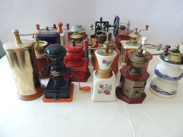 Koffiemolen (17) - Zeer mooie en grote collectie uit Italië