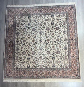 Isphahan - Vloerkleed - 256 cm - 250 cm, Nieuw