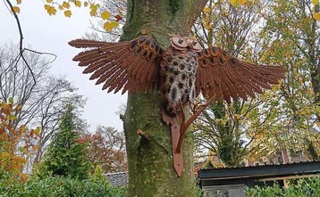 sculptuur, mega grote metalen uil 93 cm - 52 cm - Metaal