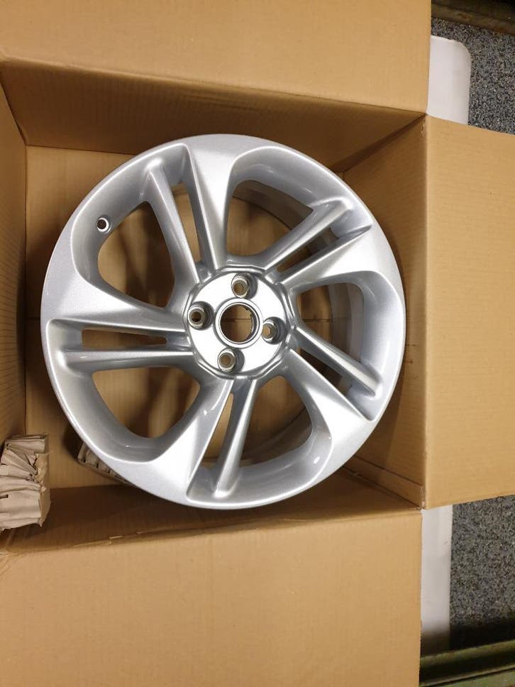 Velgen Opel Corsa D E 17inch Origineel Nieuw Opelnr 13380638, Auto-onderdelen, Banden en Velgen, 17 inch, Nieuw, 12 maanden garantie