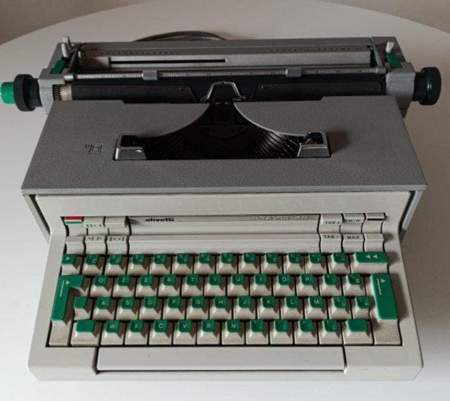Ettore Sottsass - Olivetti, Praxis 48 - Typemachine -, Antiek en Kunst, Kunst | Designobjecten