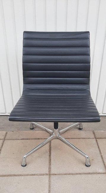 Vitra - Charles & Ray Eames - Stoel - EA101 - Leder -
