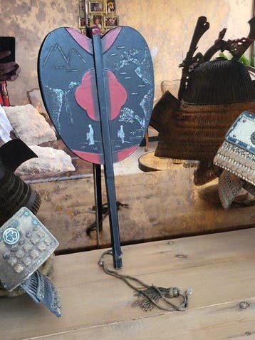 Gunbai van de samurai, 53,5 cm - Hout, Parelmoer - Japan -