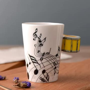 Keramiek mok Trommel geel (Muziek, Mokken), Ophalen of Verzenden, Nieuw