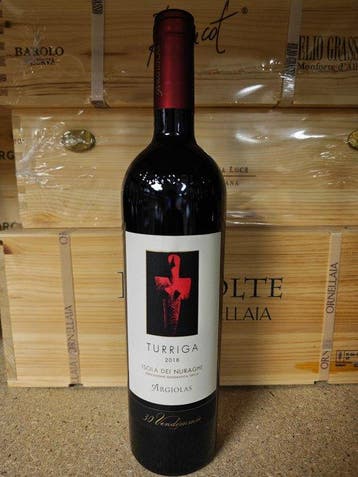 2018 Argiolas, Turriga - Isola dei Nuraghi - 1 Fles (0,75, Nieuw