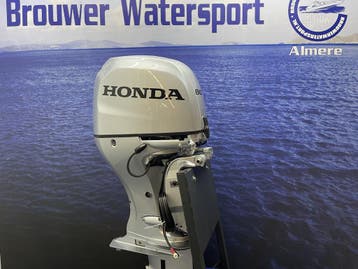 Honda 80 pk buitenboordmotor nieuw staat, Viertaktmotor, Ophalen of Verzenden, Zo goed als nieuw, 30 pk of meer