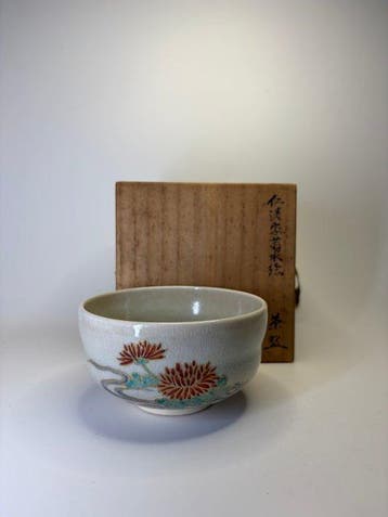 Japanse Ninsei-stijl chawan – craquelé glazuur met gekleurd