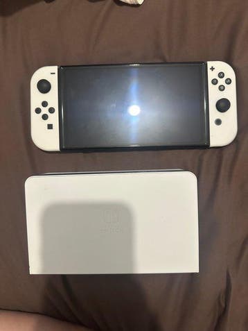 Nintendo - Switch - Switch oled avec pochette et vitre de, Nieuw