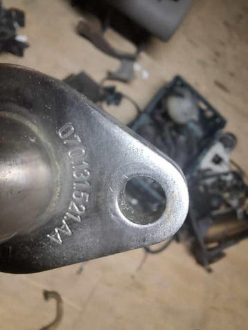 volkswagen transporter t5 2,5 tdi 070 131 521 AA VAK 37F, Auto-onderdelen, Ophalen of Verzenden, Gebruikt, Volkswagen