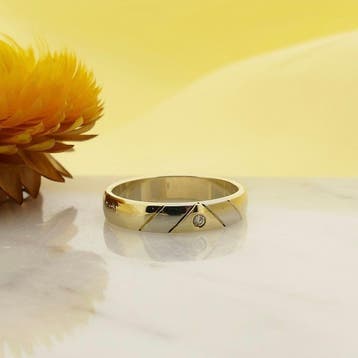 Bicolor gouden trouwring met diamant; 0,02 ct., Gebruikt, Ophalen of Verzenden, 17 tot 18, Met edelsteen