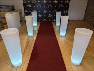 Rode loper huren met Verlichte pilaren, Loper huren verhuur, Ophalen, Nieuw